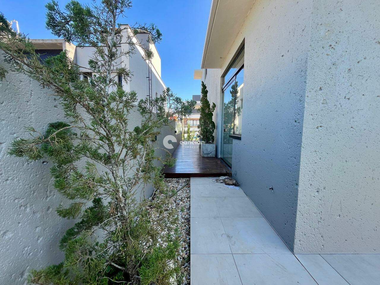 Casa de Condomínio para aluguel no Tomazetti: 