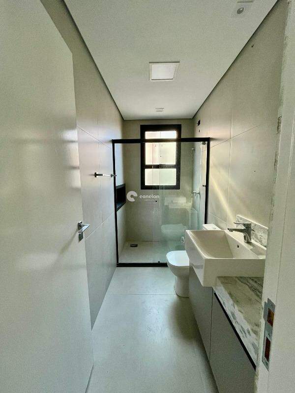 Casa de Condomínio para aluguel no Tomazetti: 