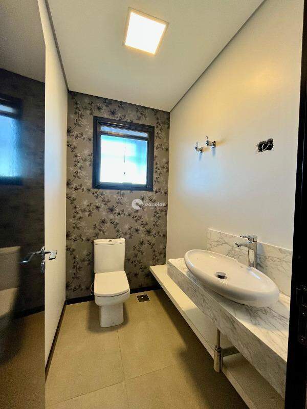 Casa de Condomínio para aluguel no Tomazetti: 