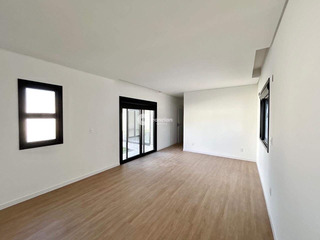 Casa de Condomínio à venda no Camobi: 