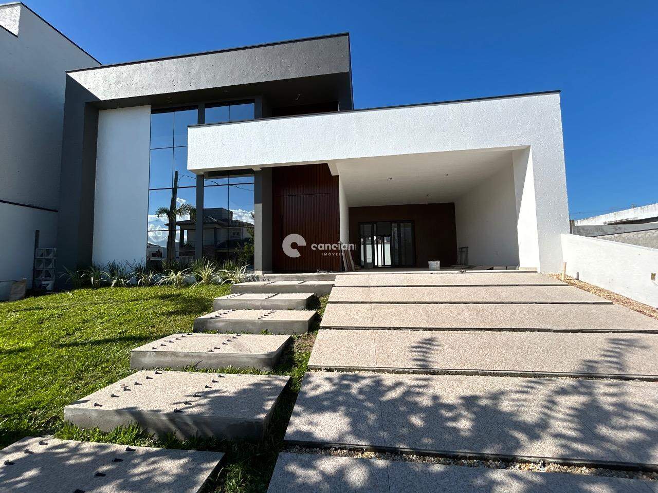 Casa de Condomínio à venda no Camobi: 