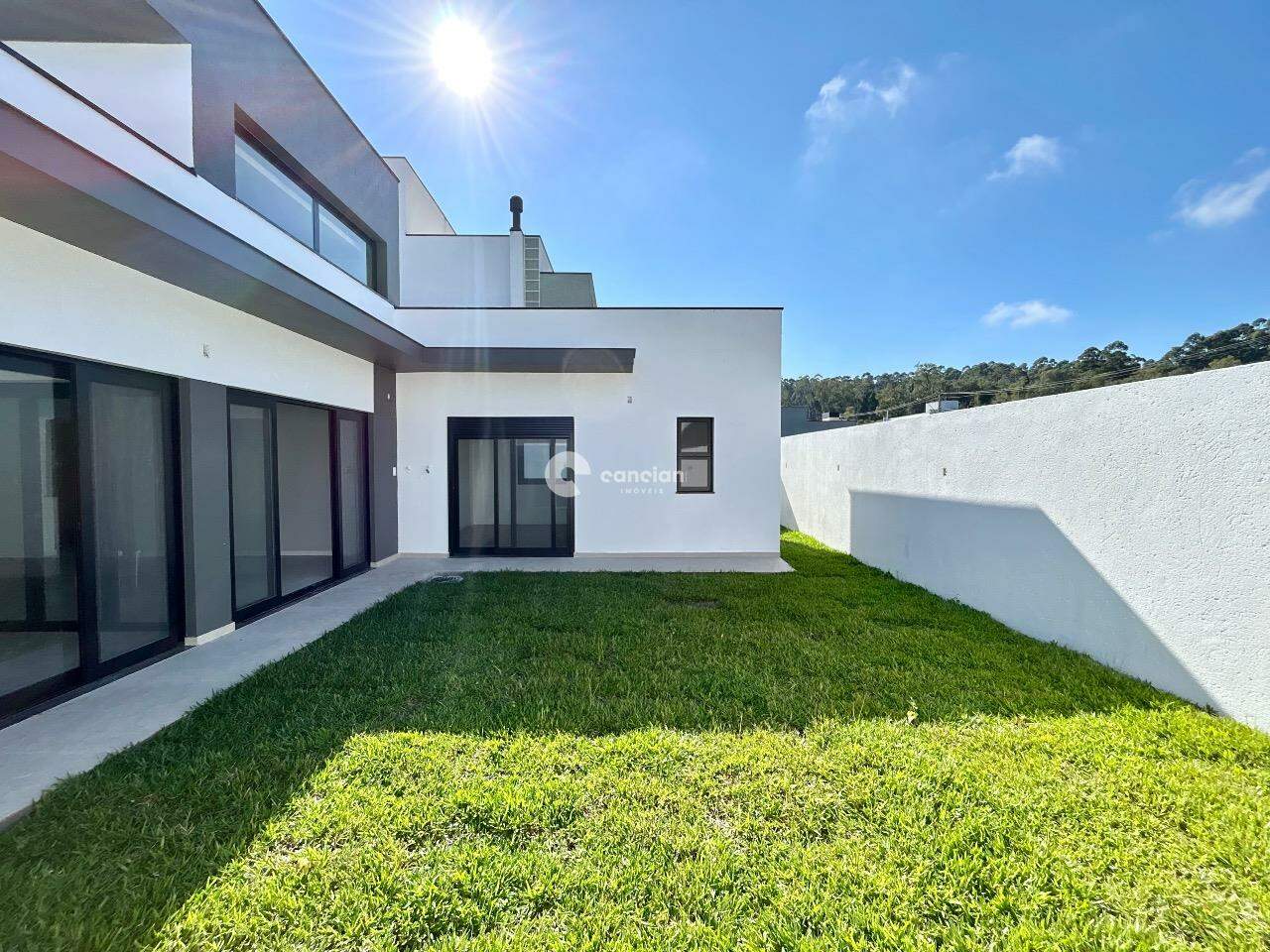 Casa de Condomínio à venda no Camobi: 