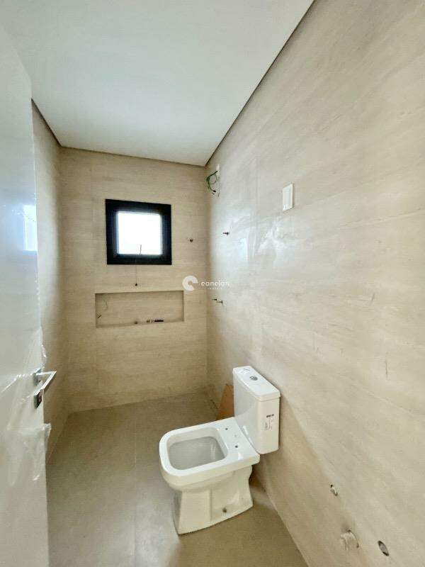 Casa de Condomínio à venda no Camobi: 