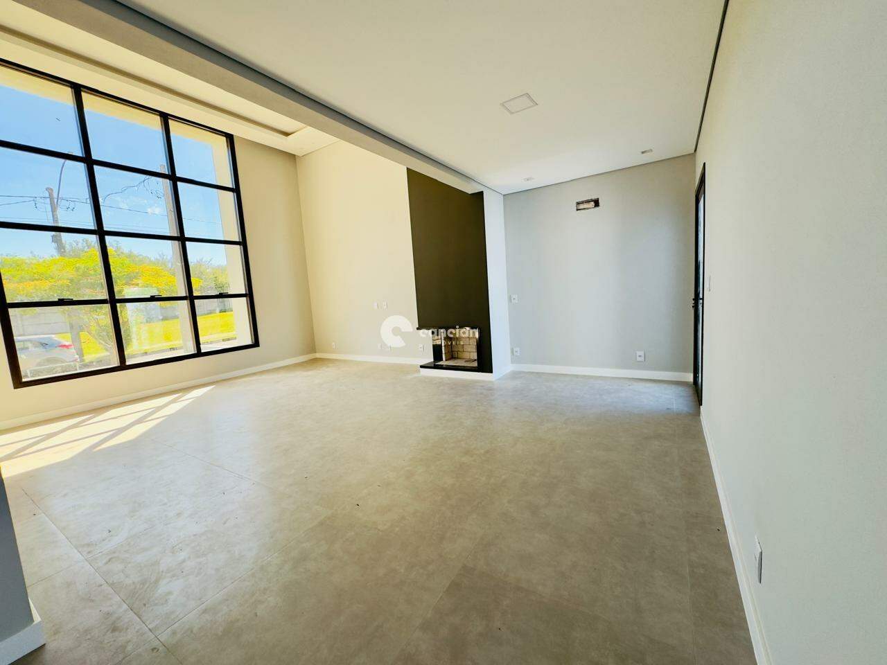 Casa de Condomínio à venda no Camobi: 