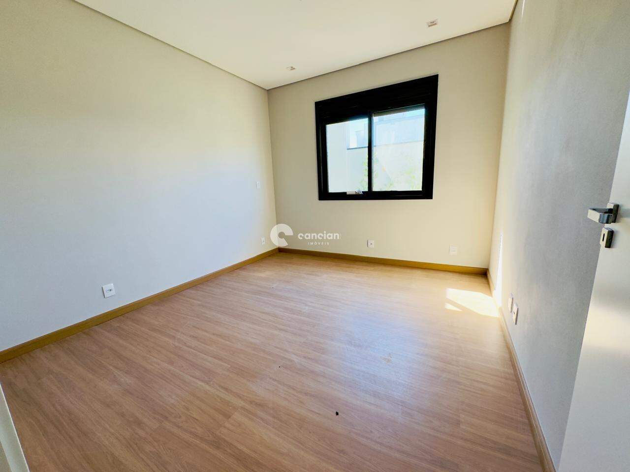 Casa de Condomínio à venda no Camobi: 