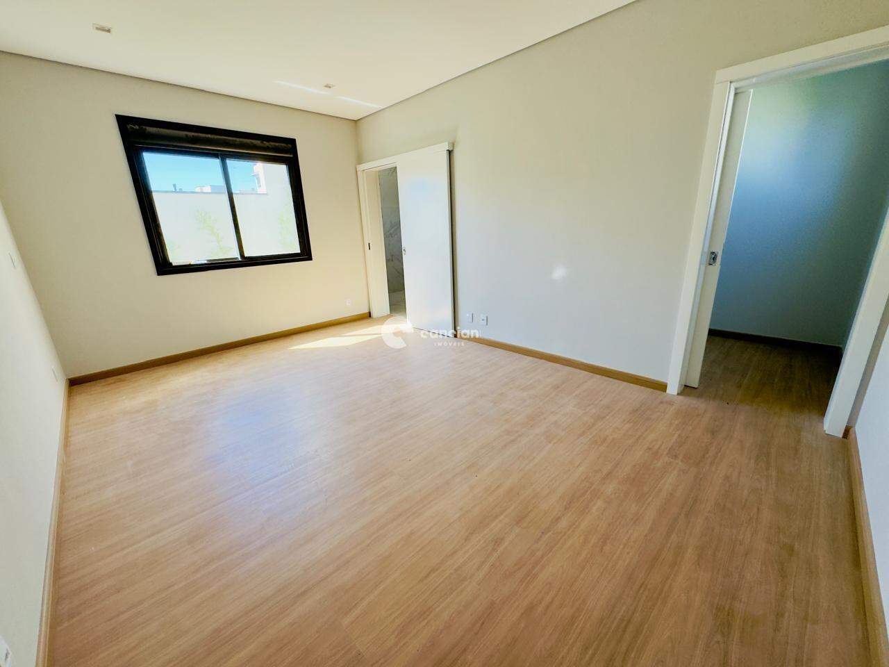 Casa de Condomínio à venda no Camobi: 