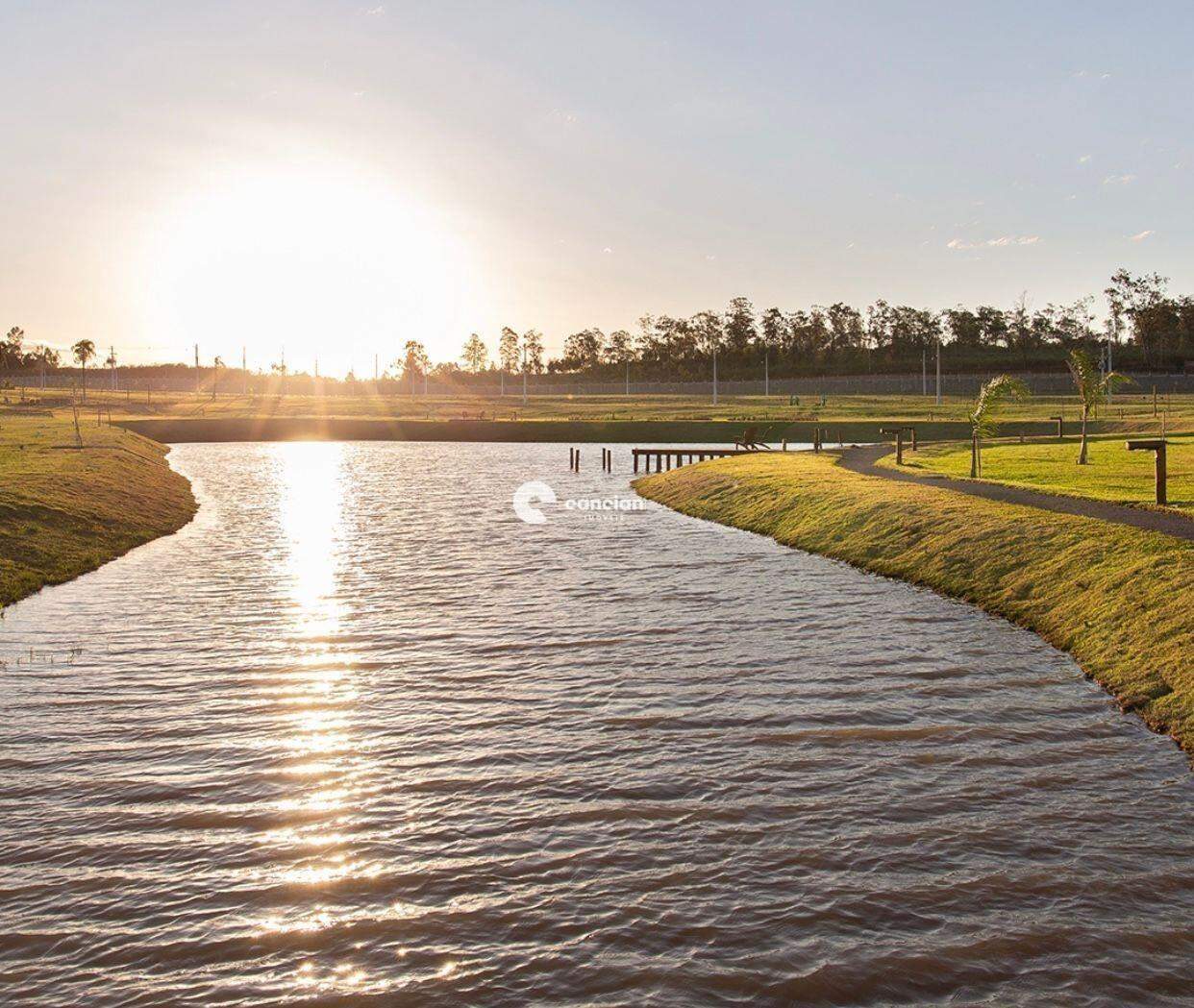 Terreno em condomínio à venda no Tomazetti: 
