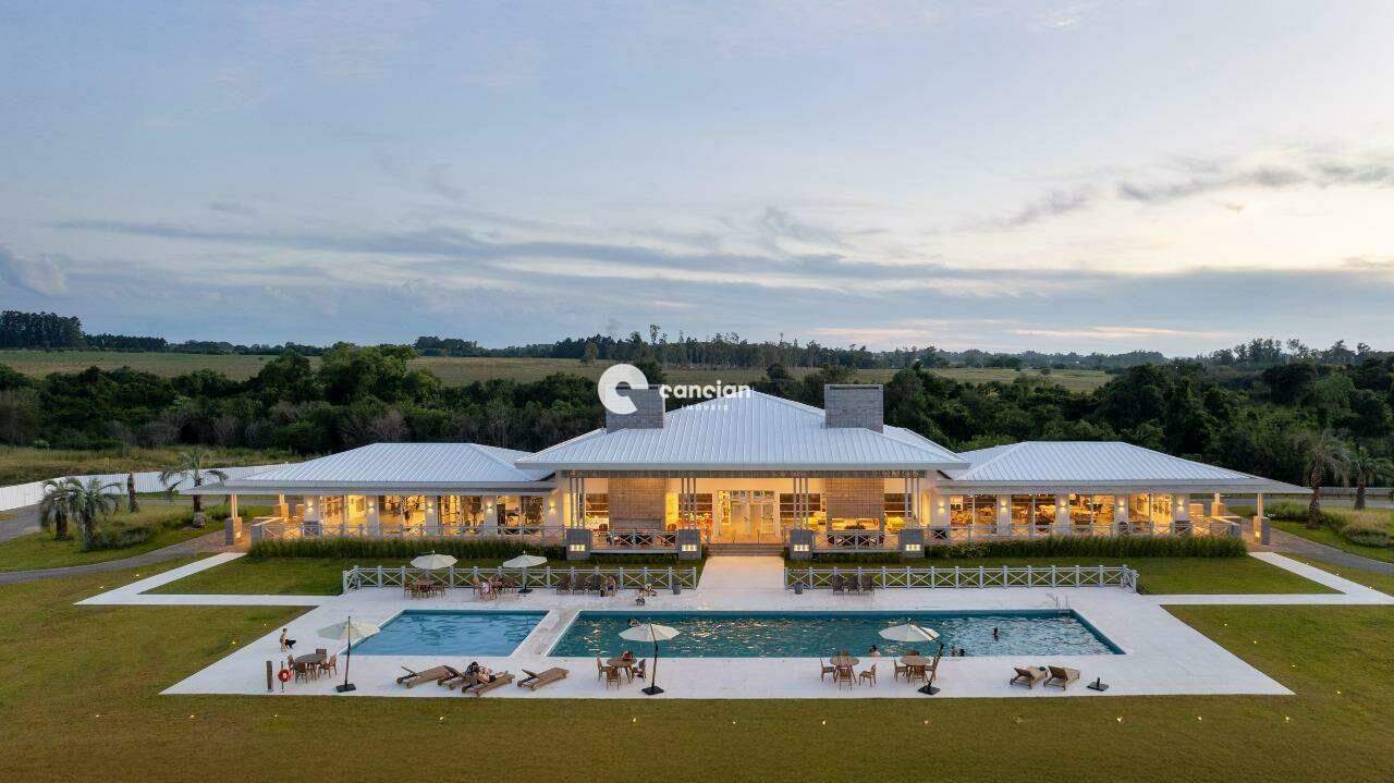 Terreno em condomínio à venda no Tomazetti: 