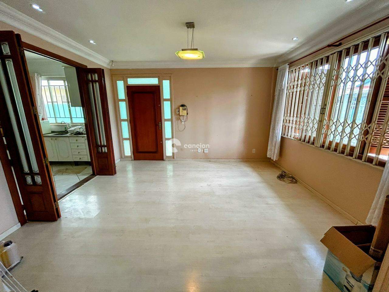 Casa à venda no Camobi: 