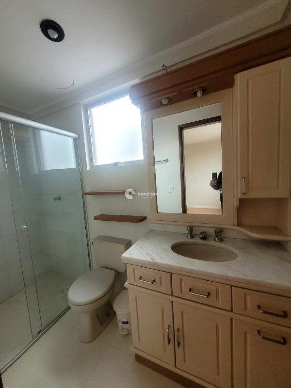 Apartamento para aluguel no Centro: 