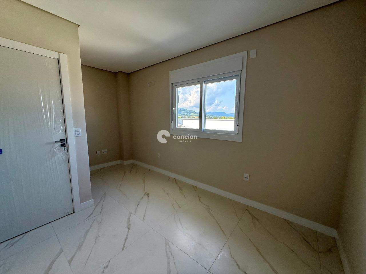 Casa de Condomínio à venda no Camobi: 