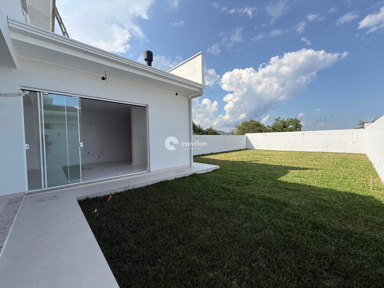 Casa de Condomínio à venda no Camobi: 