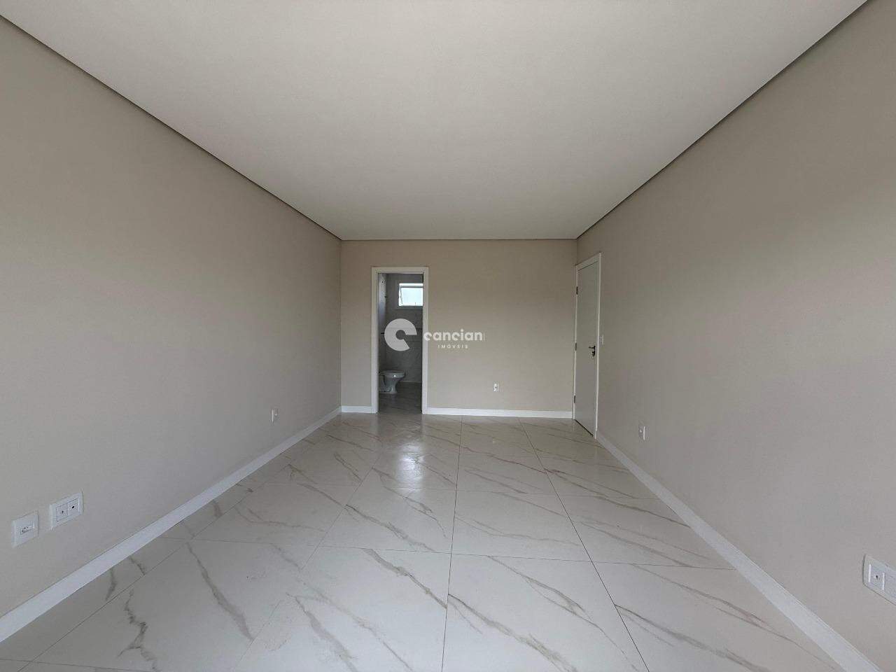 Casa de Condomínio à venda no Camobi: 