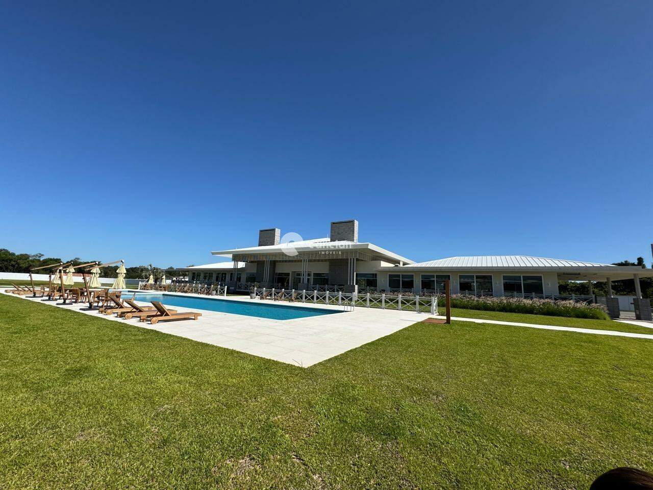 Terreno em condomínio à venda no Tomazetti: 