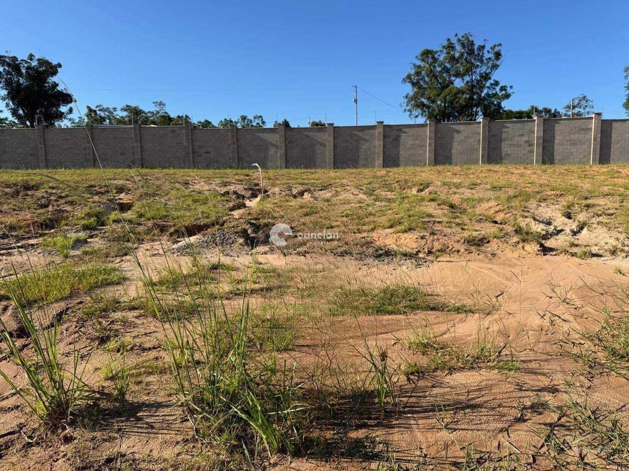 Terreno em condomínio à venda no Tomazetti: 