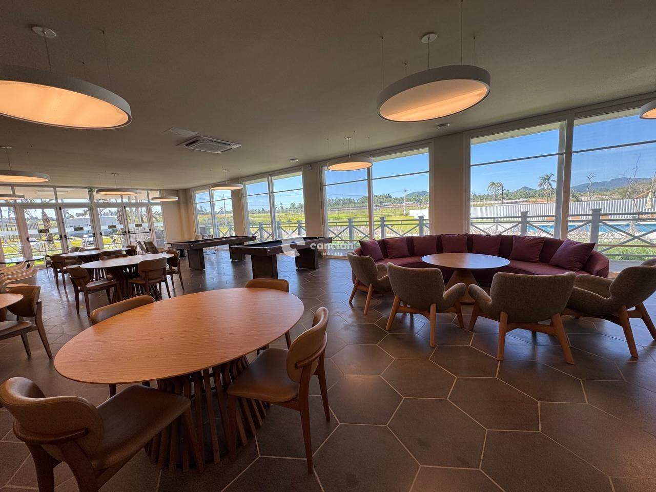 Terreno em condomínio à venda no Tomazetti: 