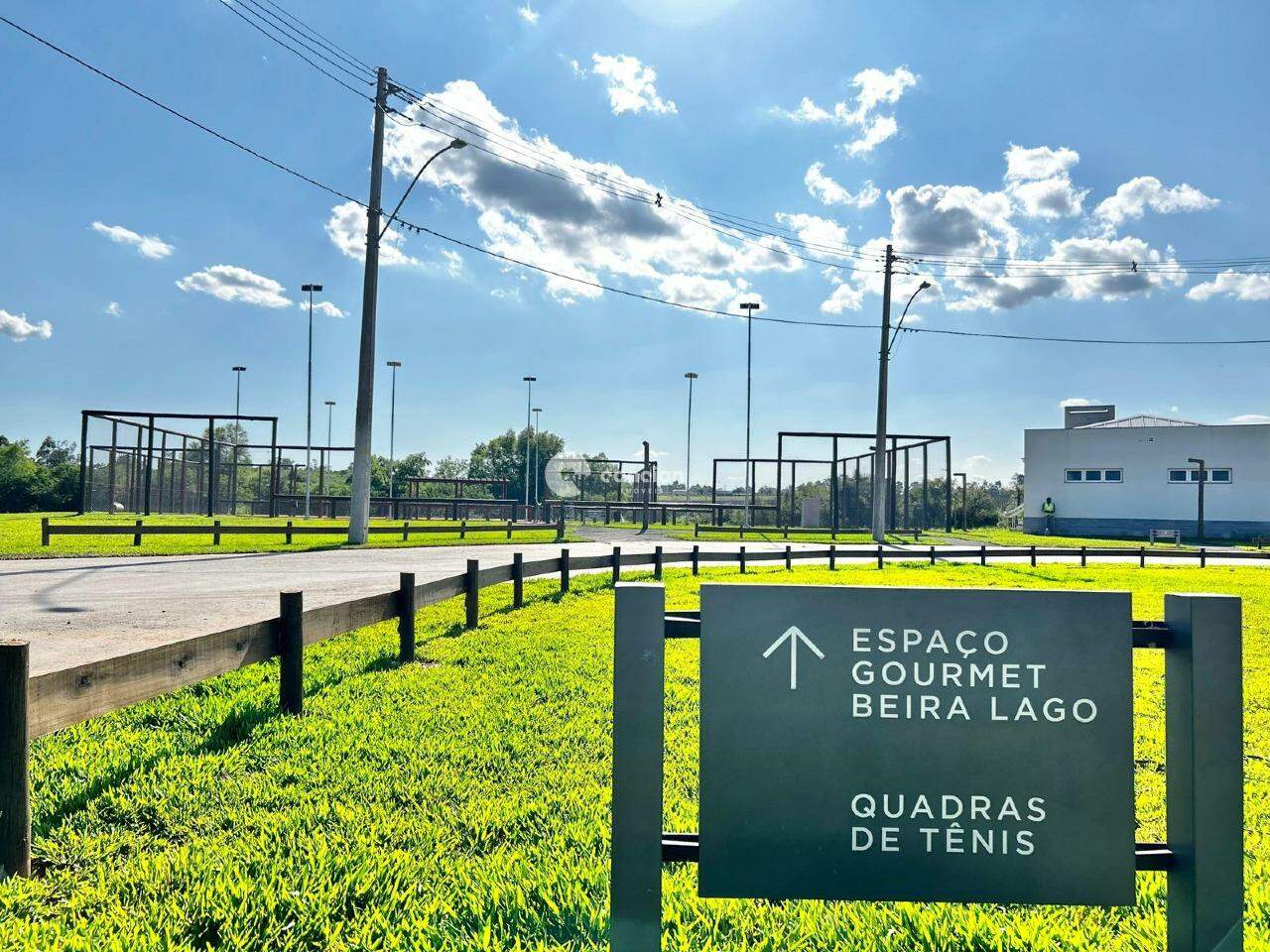 Terreno à venda no Tomazetti: 