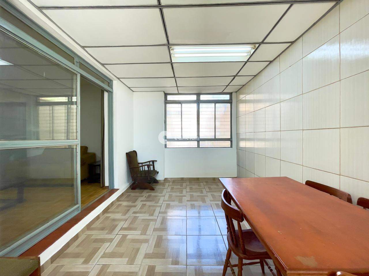 Apartamento para aluguel no Centro: 