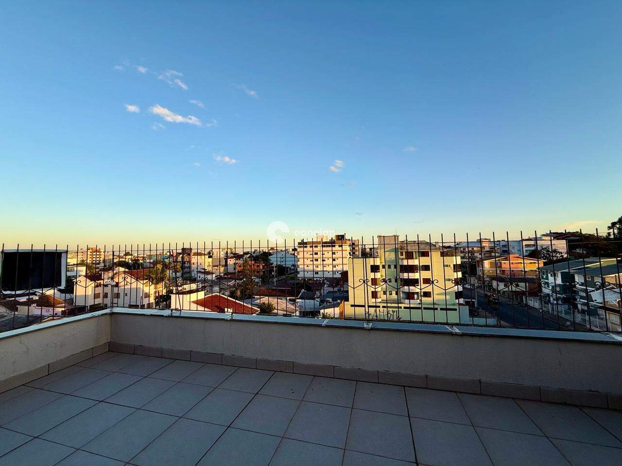 Duplex à venda no Camobi: 