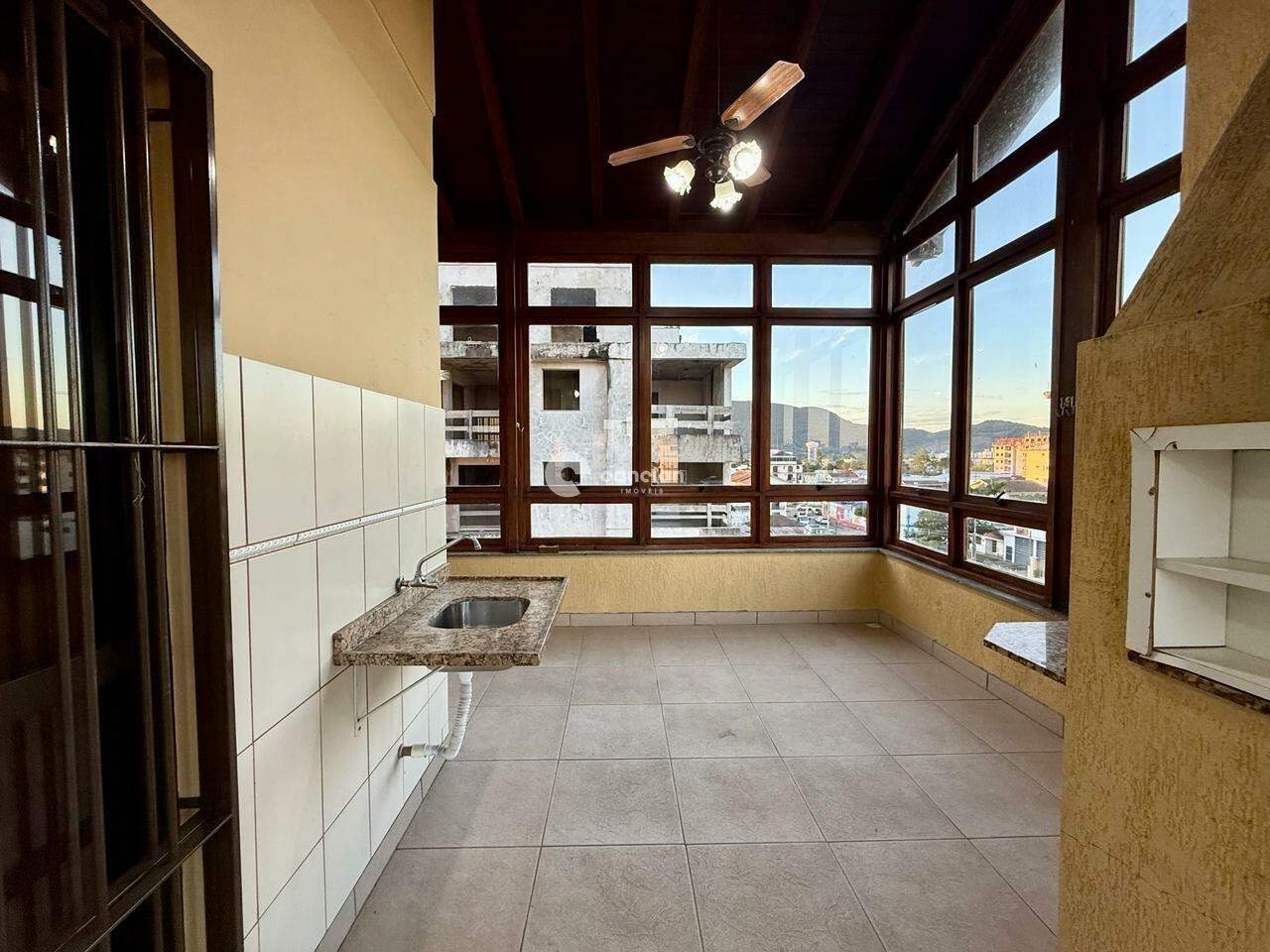 Duplex para aluguel no Camobi: 
