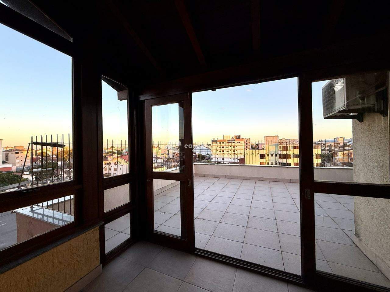 Duplex para aluguel no Camobi: 