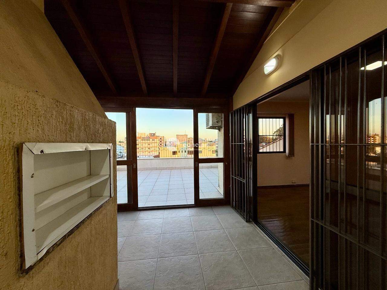 Duplex para aluguel no Camobi: 