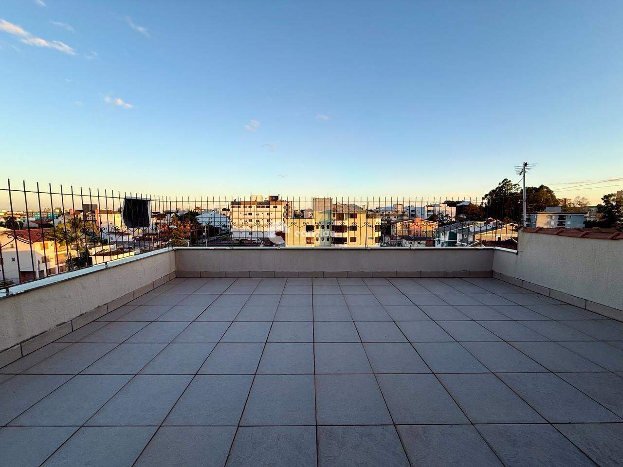 Duplex para aluguel no Camobi: 