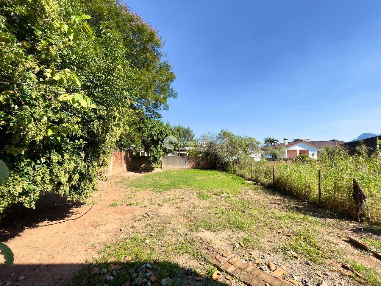 Casa para aluguel no Pé de Plátano: 
