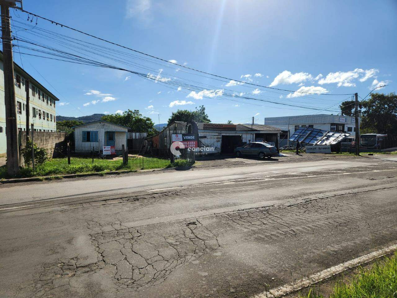 Terreno à venda no Camobi: 