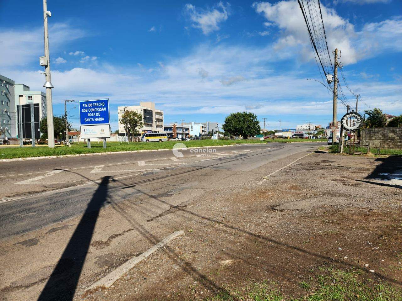 Terreno à venda no Camobi: 