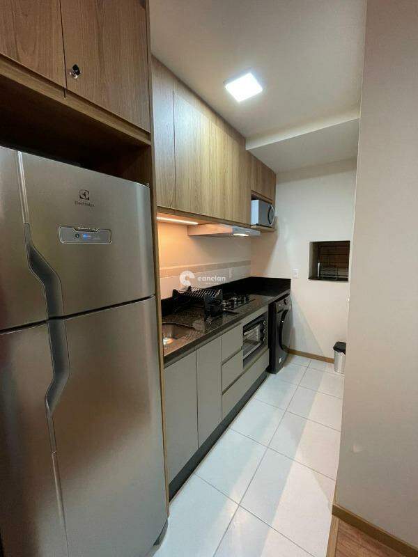 Apartamento para aluguel no Centro: 