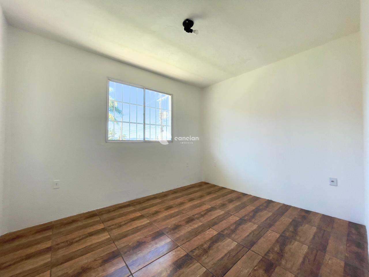 Casa à venda no Camobi: