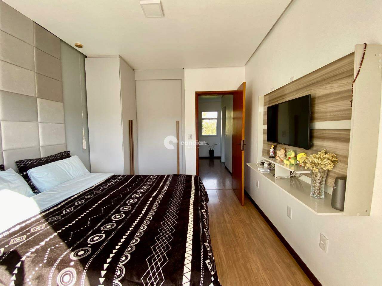 Casa de Condomínio à venda no Pinheiro Machado: 