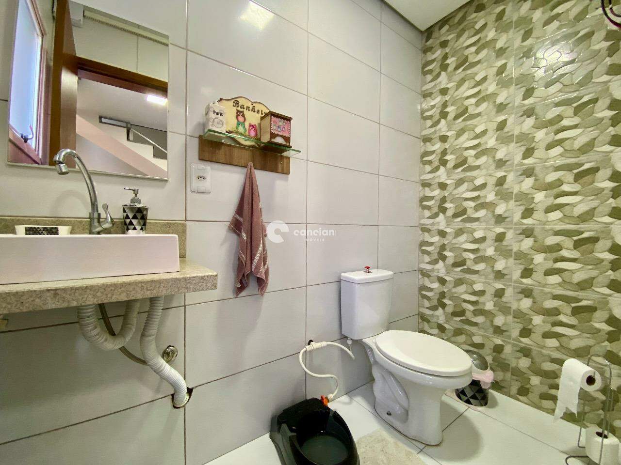 Casa de Condomínio à venda no Pinheiro Machado: 