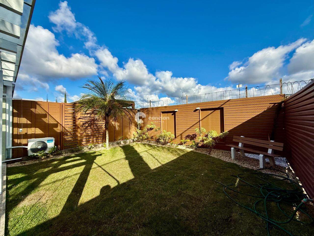 Casa de Condomínio à venda no São José: 