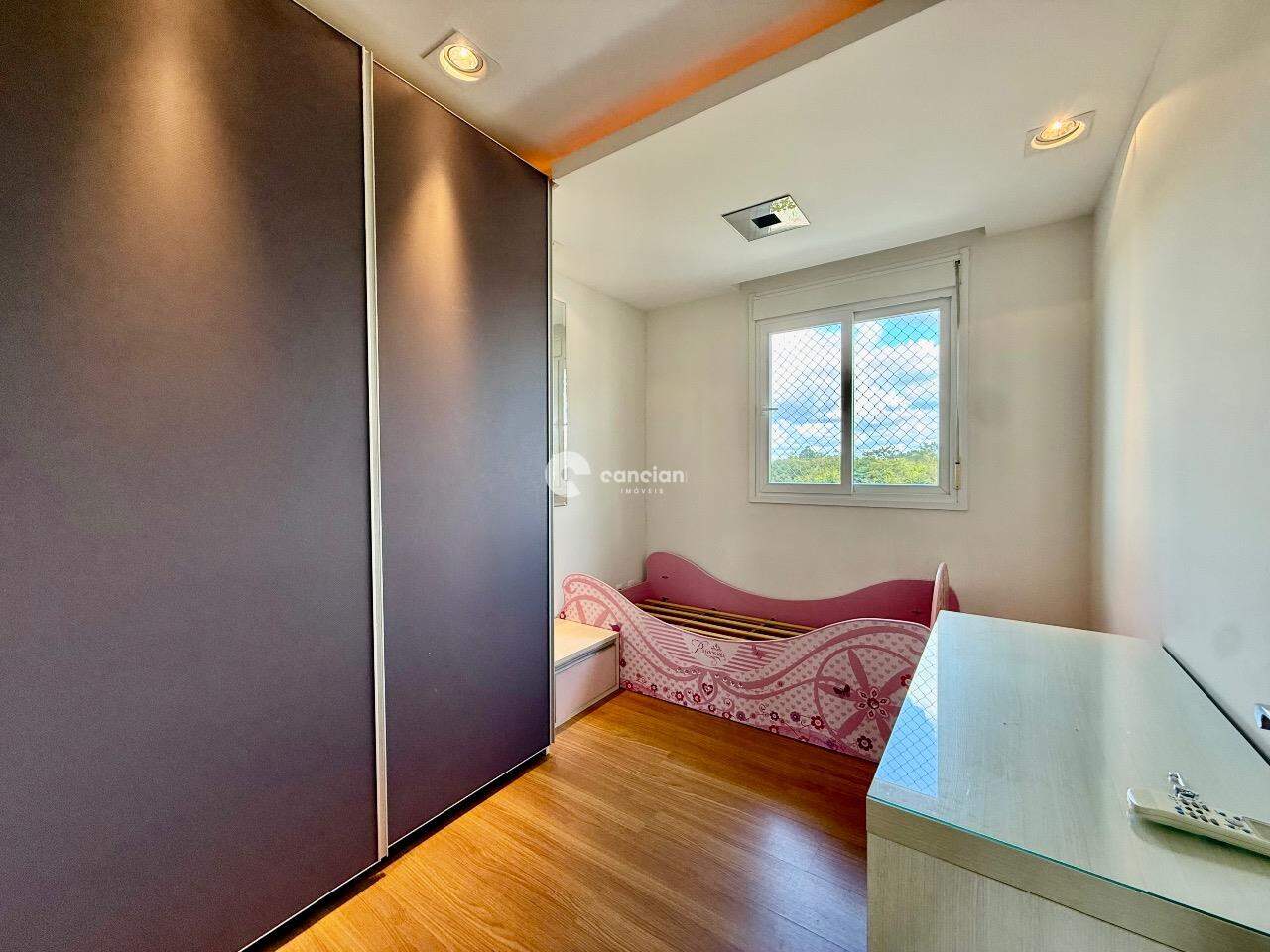 Casa de Condomínio à venda no São José: 