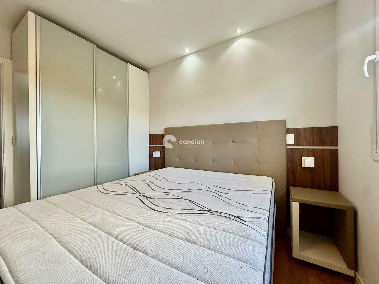Casa de Condomínio à venda no São José: 