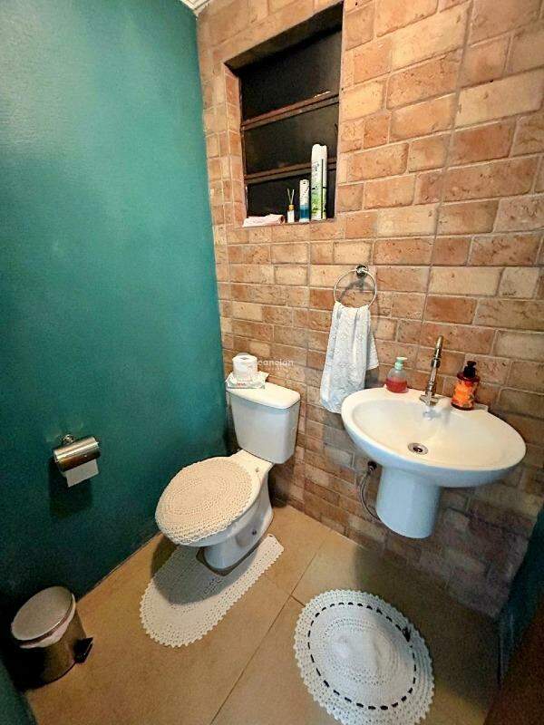 Casa à venda no Pinheiro Machado: Banheiro/Espaço gourmet