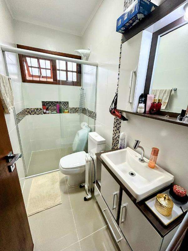 Casa à venda no Pinheiro Machado: Banheiro Suíte