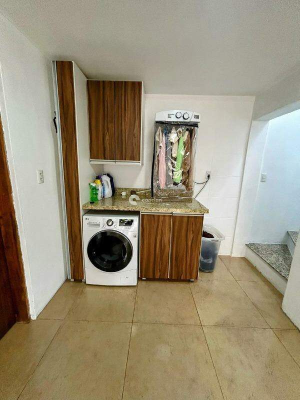 Casa à venda no Pinheiro Machado: Lavanderia