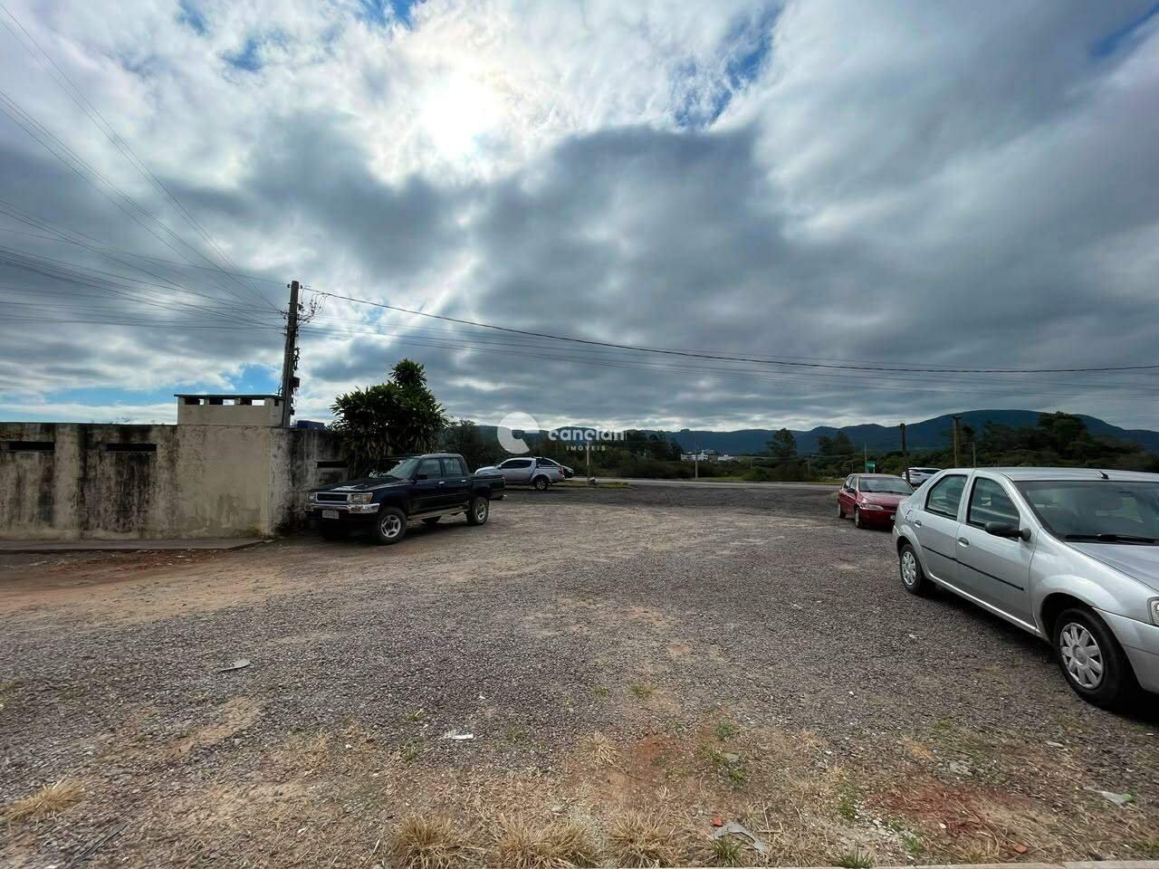 Loja para aluguel no Camobi: 