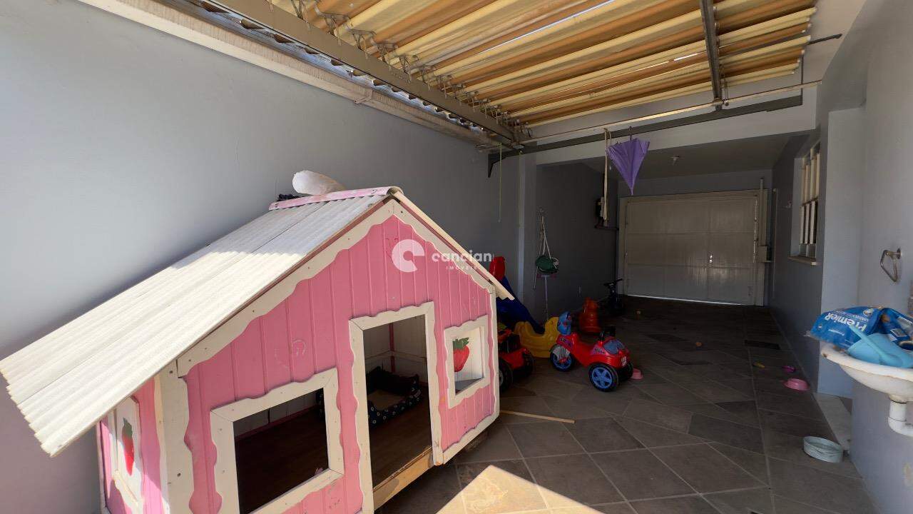 Casa à venda no Camobi:
