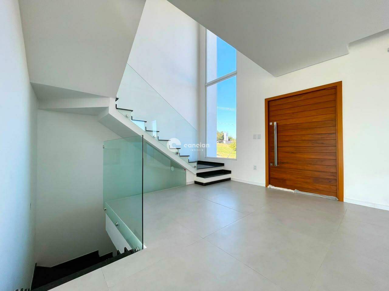 Casa de Condomínio para aluguel no Tomazetti: 
