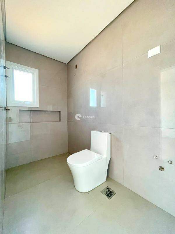 Casa de Condomínio para aluguel no Tomazetti: 