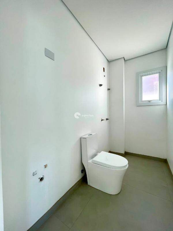 Casa de Condomínio para aluguel no Tomazetti: 