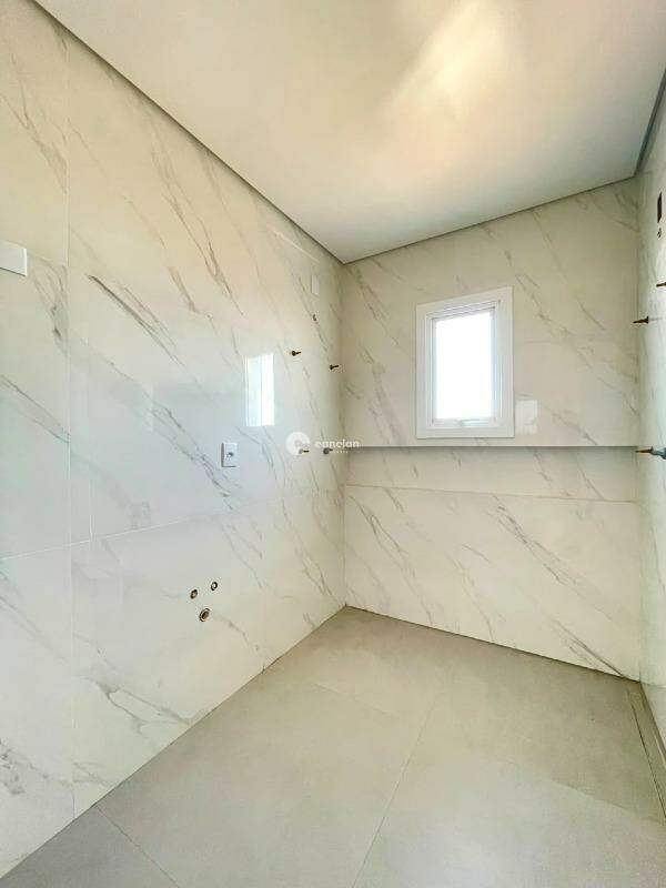Casa de Condomínio para aluguel no Tomazetti: 