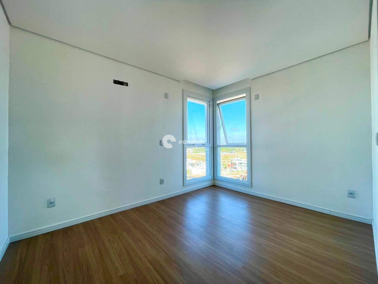 Casa de Condomínio para aluguel no Tomazetti: 
