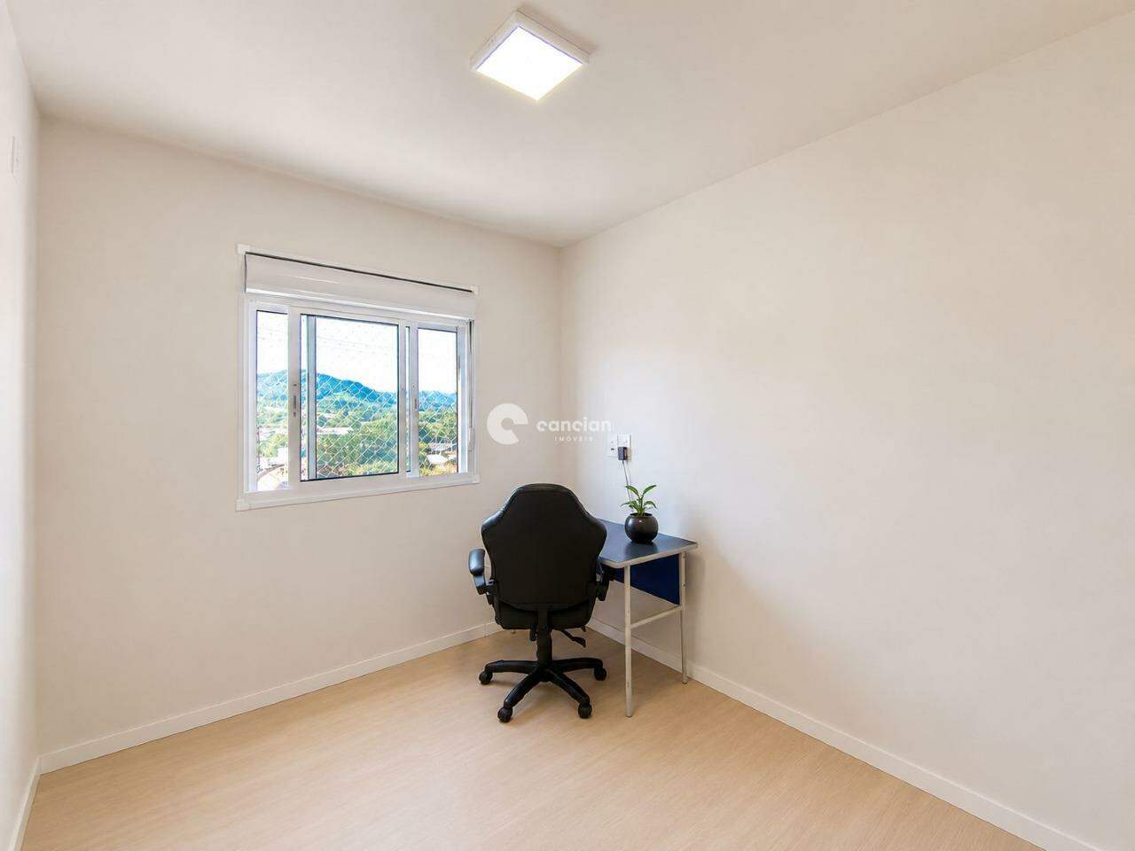 Apartamento à venda no Camobi: 