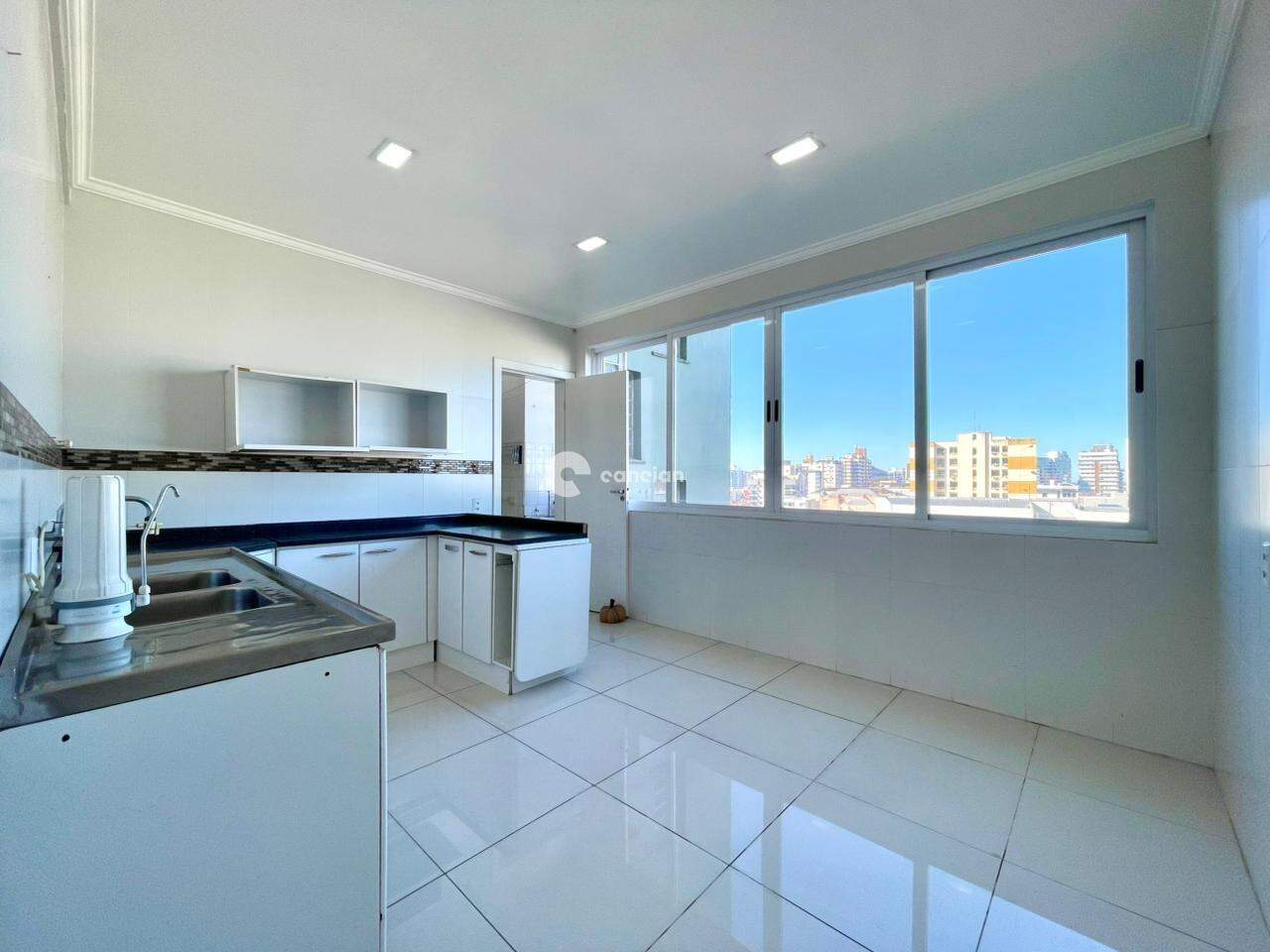 Apartamento para aluguel no Centro: 