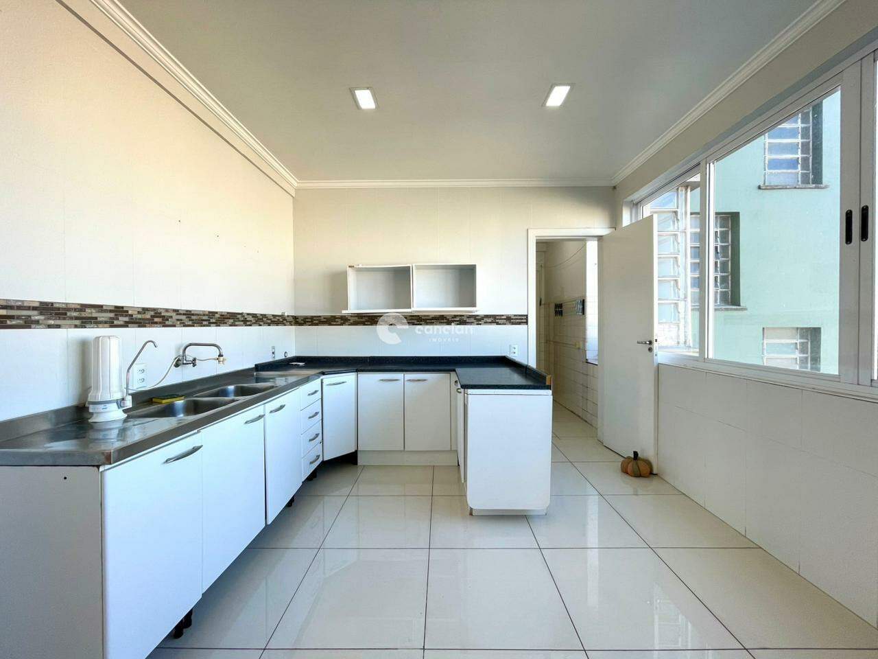 Apartamento para aluguel no Centro: 